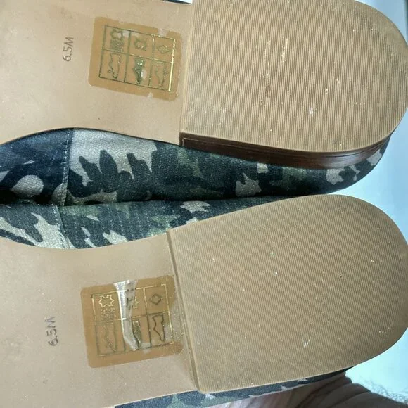 Pre-worn MINT Jack Rogers Women's Size 6.5 Gold Skull Pirate Camo Flats - Picture 10 of 11